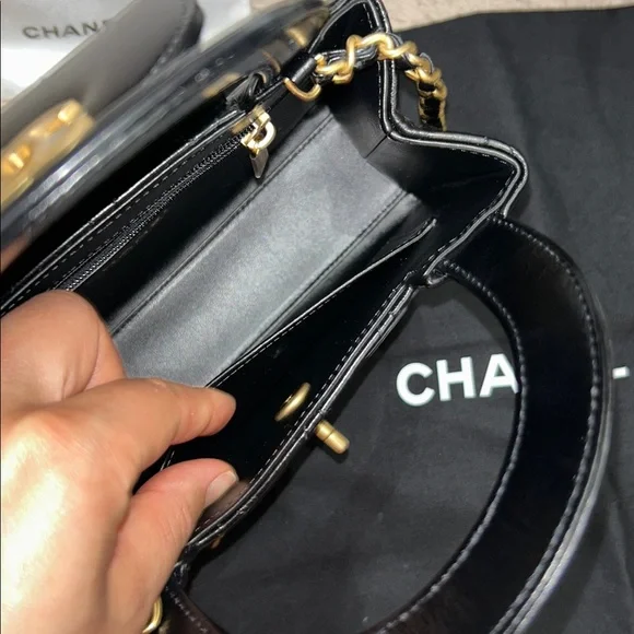 Chanel small Kelly bag. Black calf leather - Picture 16 of 17